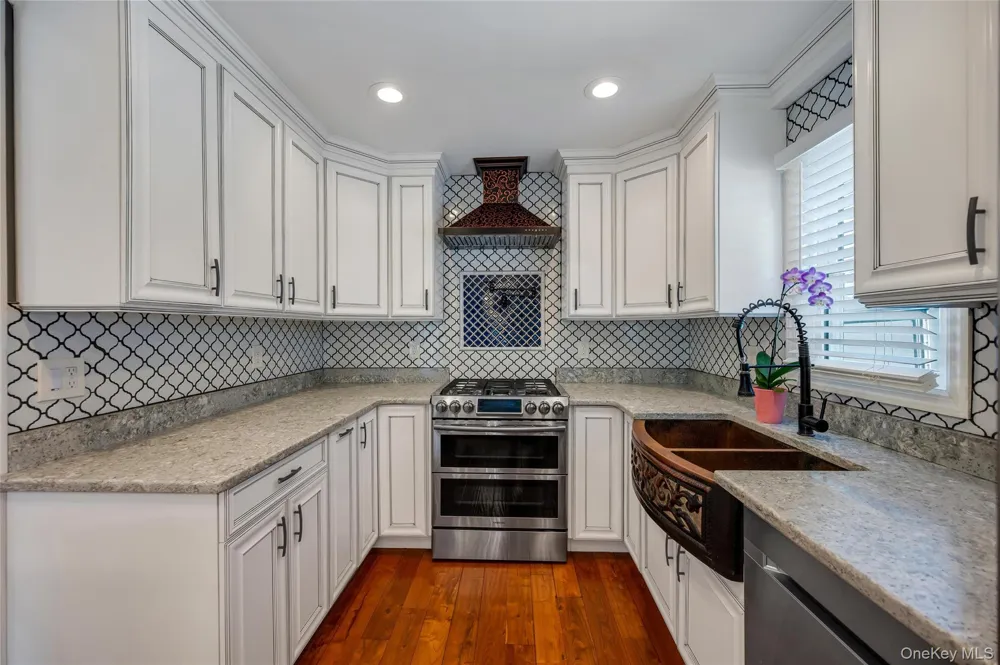 151 Poppy Avenue Franklin Square, NY 11010