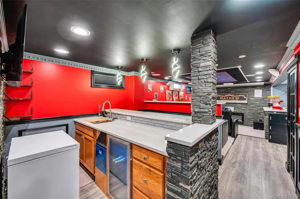 151 Poppy Avenue Franklin Square, NY 11010