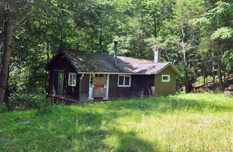 31 Cardinal Trail W