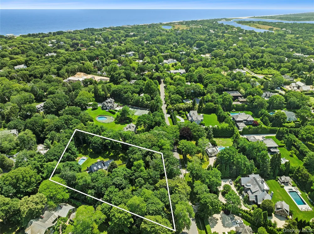 17 Baiting Hollow Road East Hampton, NY 11937