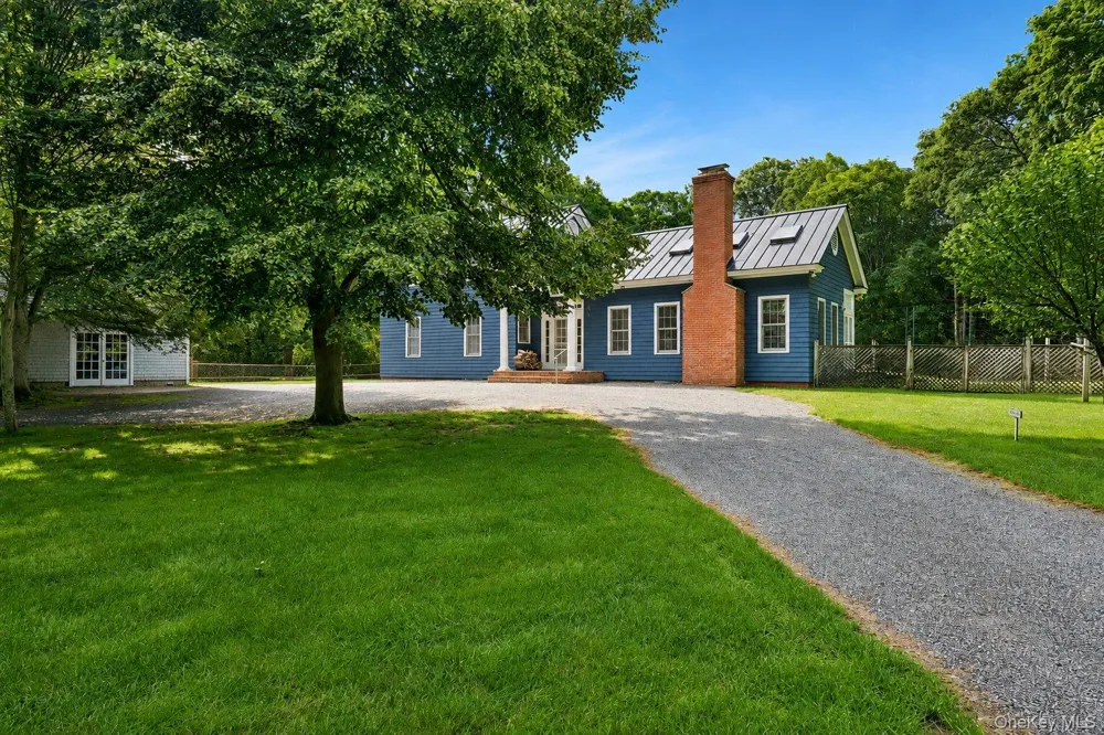 17 Baiting Hollow Road East Hampton, NY 11937