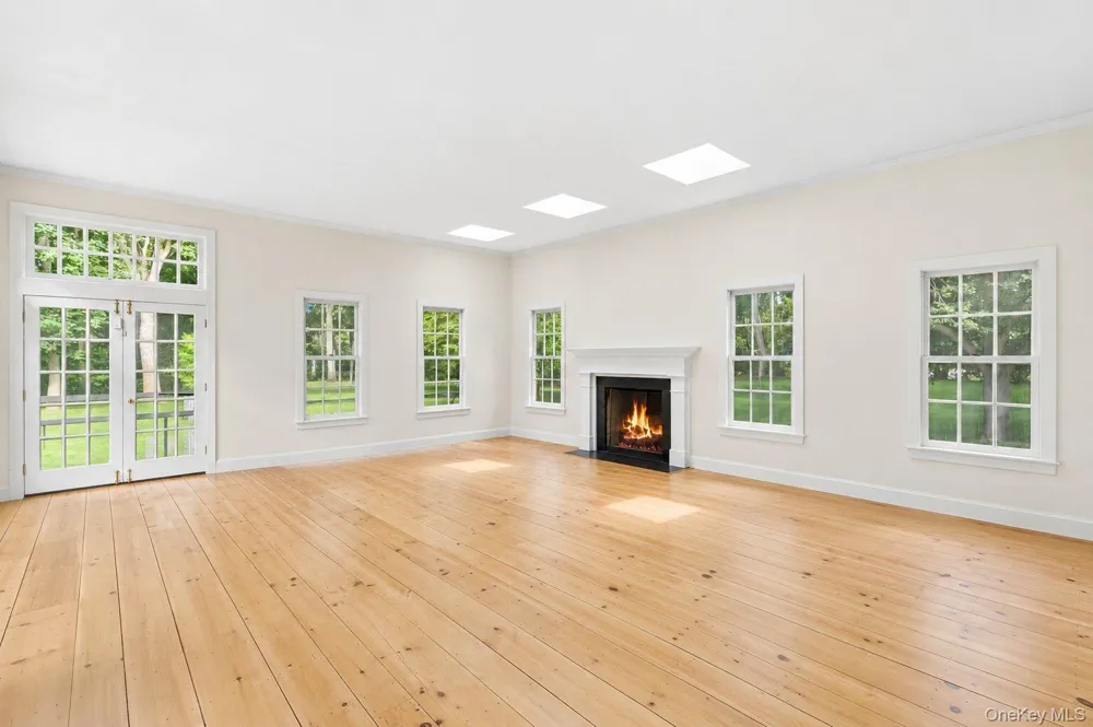 17 Baiting Hollow Road East Hampton, NY 11937
