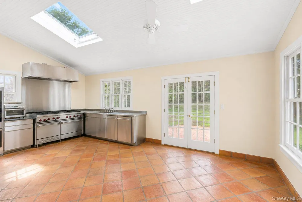 17 Baiting Hollow Road East Hampton, NY 11937