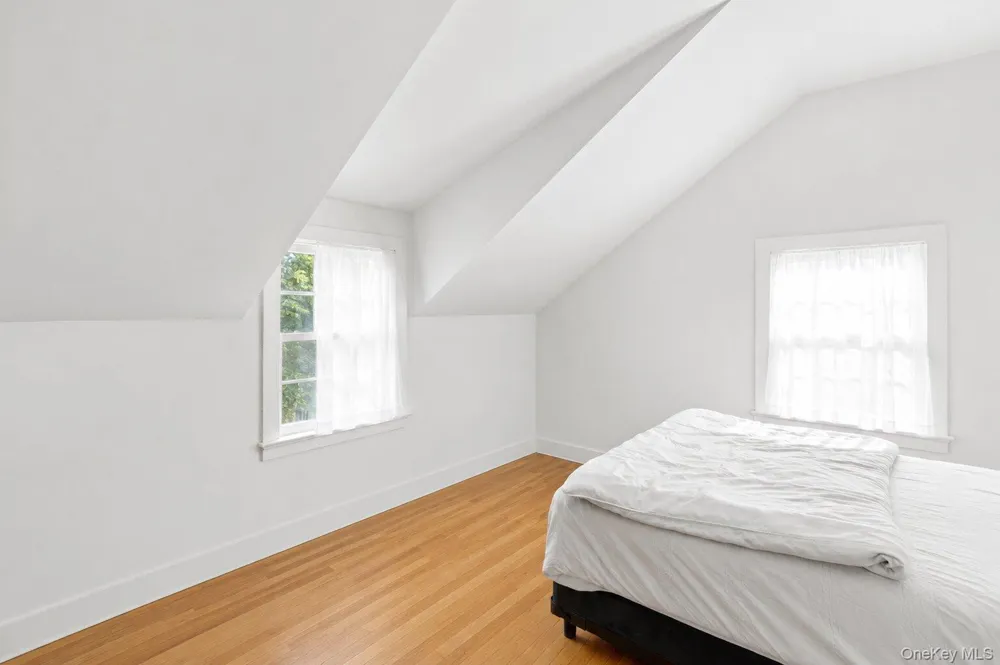 17 Baiting Hollow Road East Hampton, NY 11937