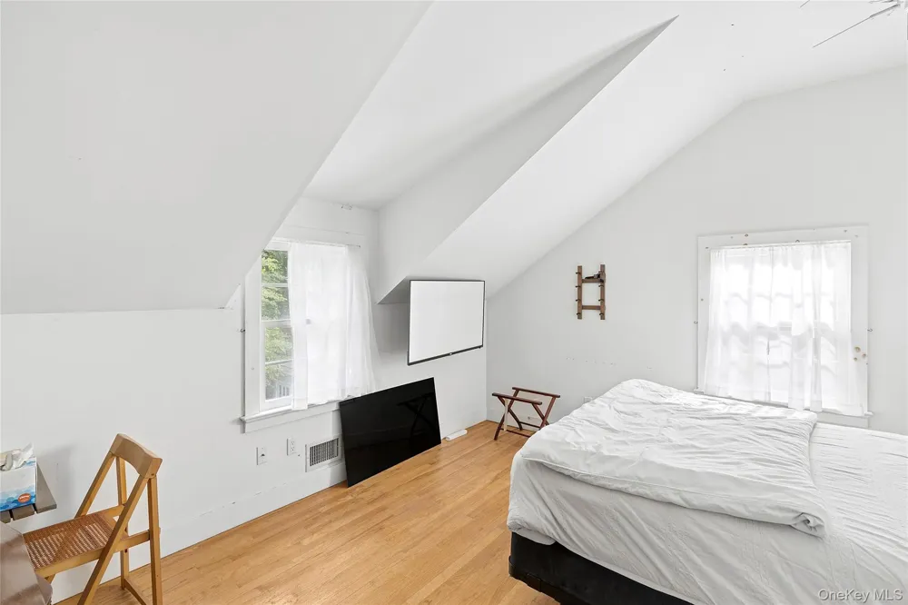 17 Baiting Hollow Road East Hampton, NY 11937