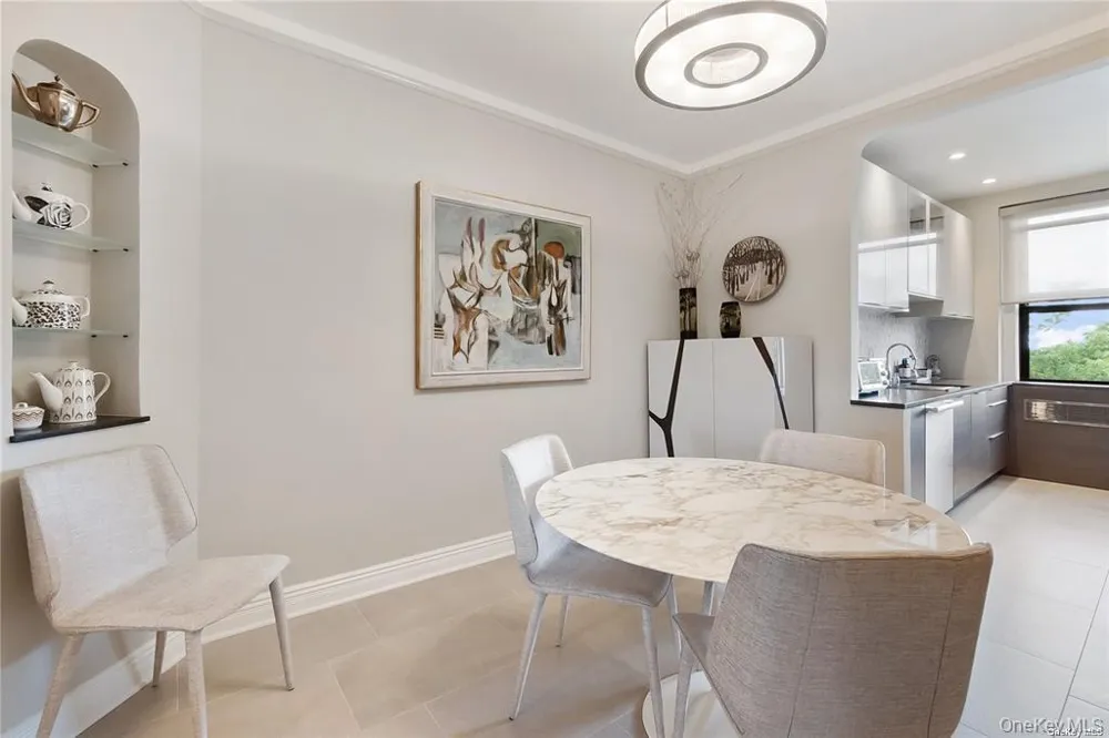 84-51 Beverly Road #6R Kew Gardens, NY 11415