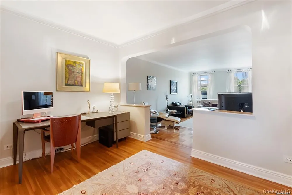 84-51 Beverly Road #6R Kew Gardens, NY 11415