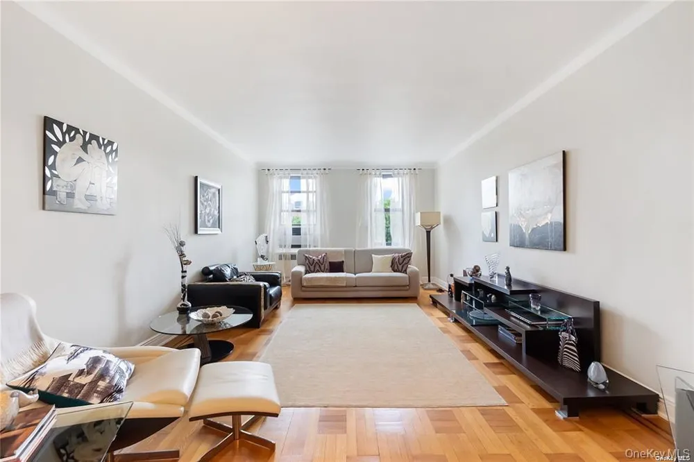 84-51 Beverly Road #6R Kew Gardens, NY 11415