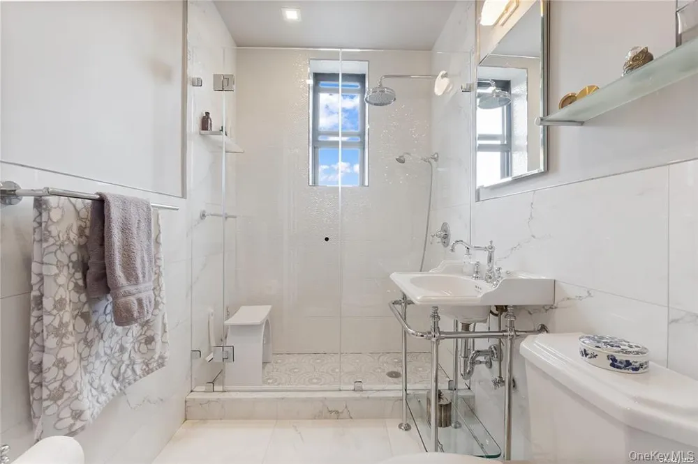 84-51 Beverly Road #6R Kew Gardens, NY 11415