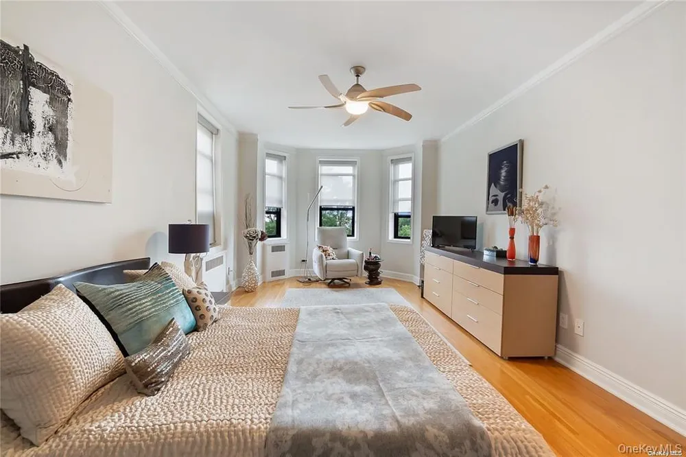 84-51 Beverly Road #6R Kew Gardens, NY 11415