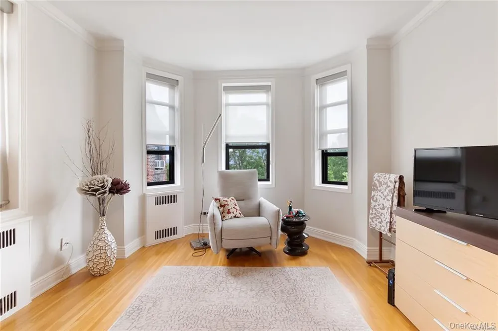 84-51 Beverly Road #6R Kew Gardens, NY 11415