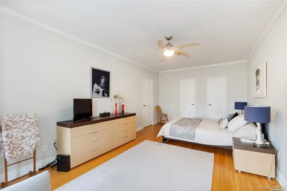 84-51 Beverly Road #6R Kew Gardens, NY 11415