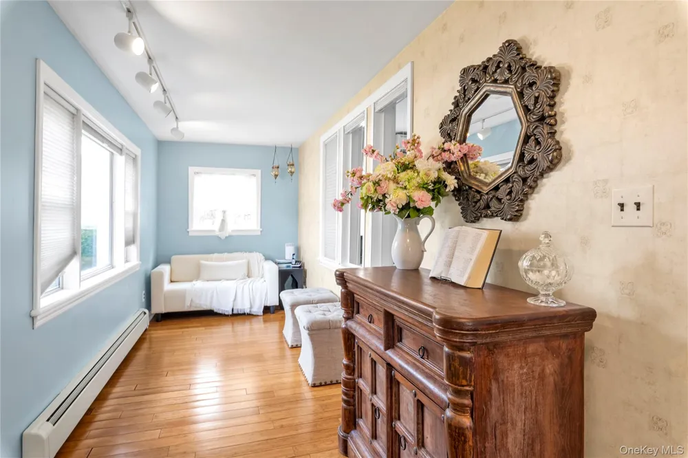 144 Buckingham Place Lynbrook, NY 11563
