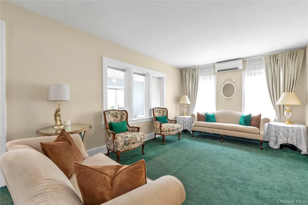 144 Buckingham Place Lynbrook, NY 11563