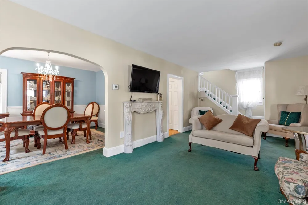 144 Buckingham Place Lynbrook, NY 11563