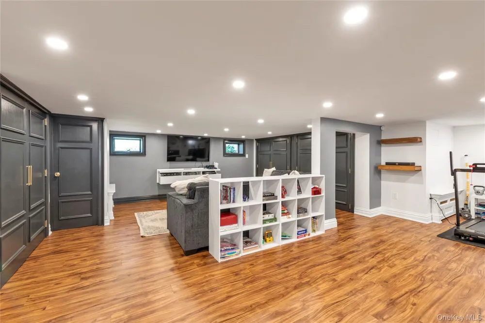144 Buckingham Place Lynbrook, NY 11563