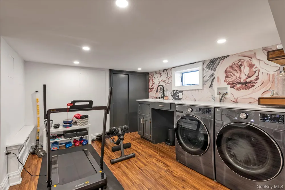 144 Buckingham Place Lynbrook, NY 11563