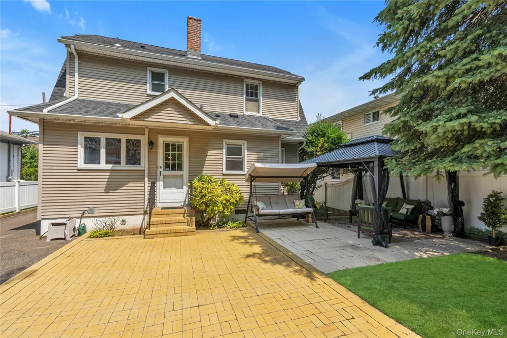 144 Buckingham Place Lynbrook, NY 11563