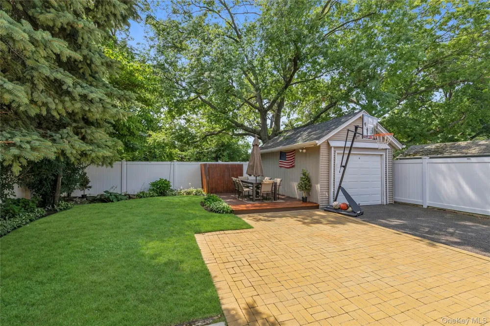 144 Buckingham Place Lynbrook, NY 11563