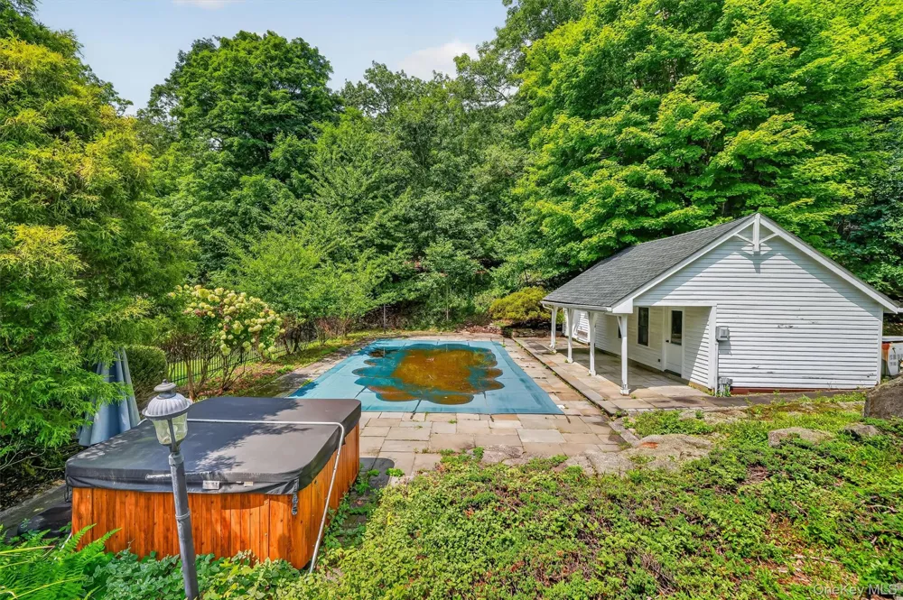 82 Shingle House Road Millwood, NY 10546