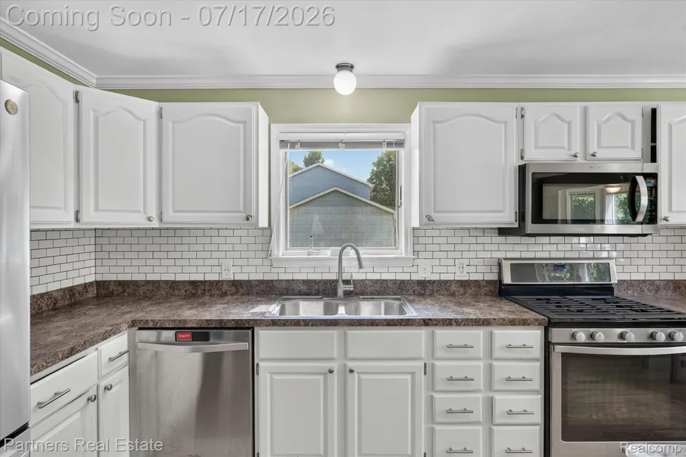 9145 Apple Orchard Drive Tyrone Township, MI 48430