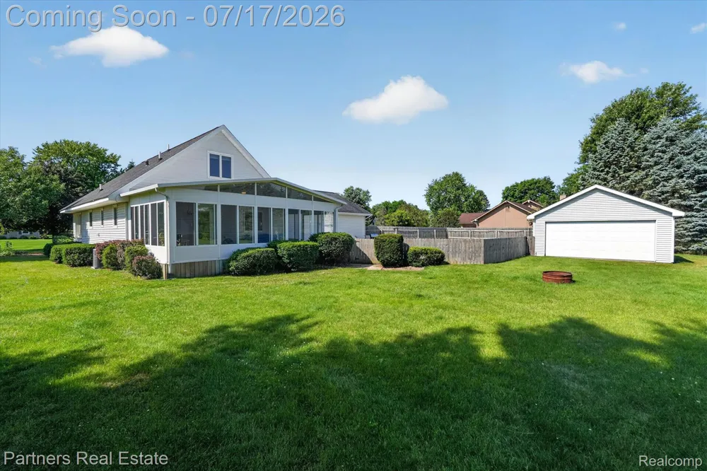 9145 Apple Orchard Drive Tyrone Township, MI 48430