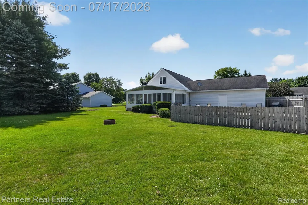 9145 Apple Orchard Drive Tyrone Township, MI 48430