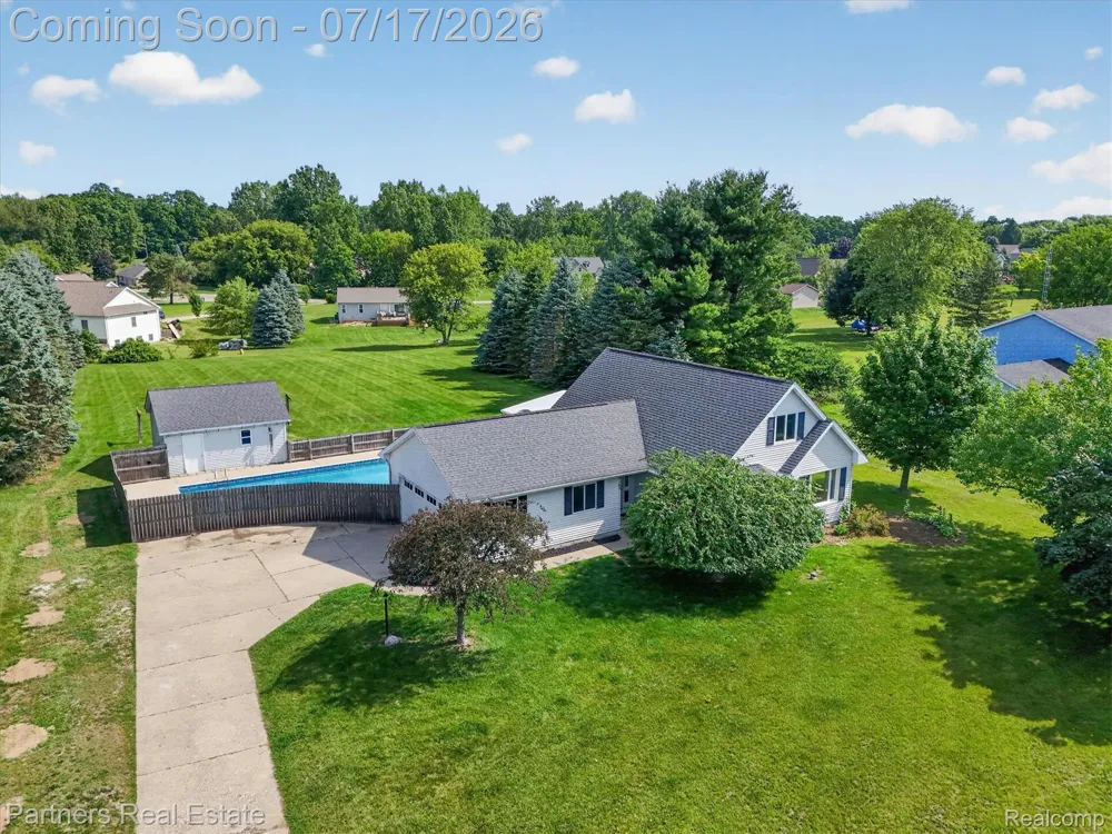 9145 Apple Orchard Drive Tyrone Township, MI 48430