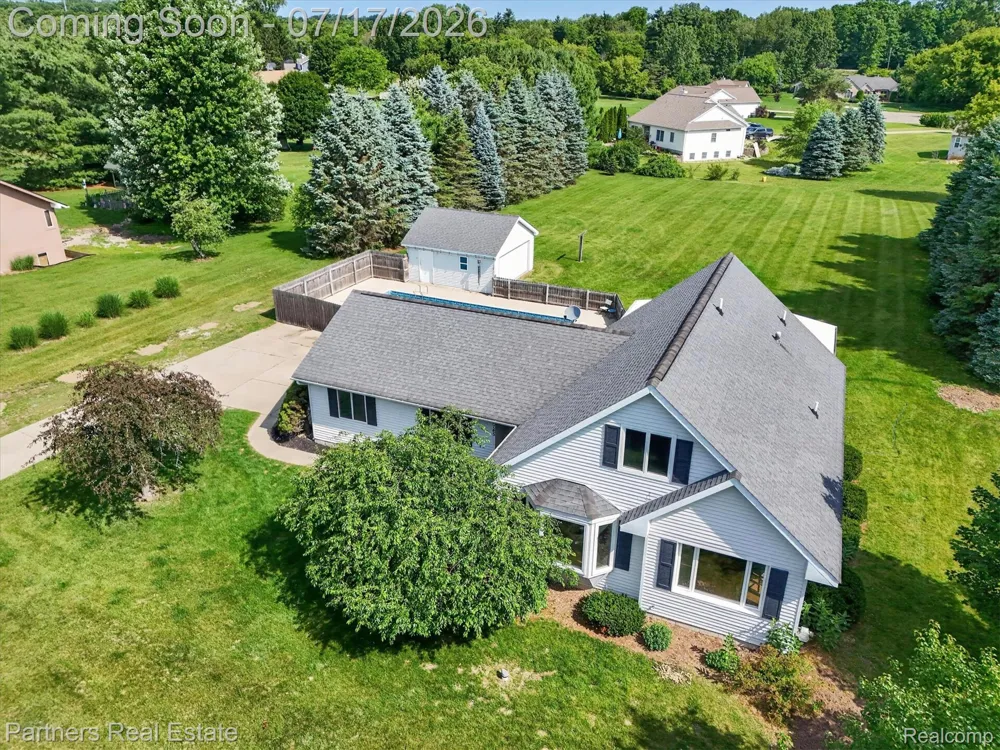 9145 Apple Orchard Drive Tyrone Township, MI 48430