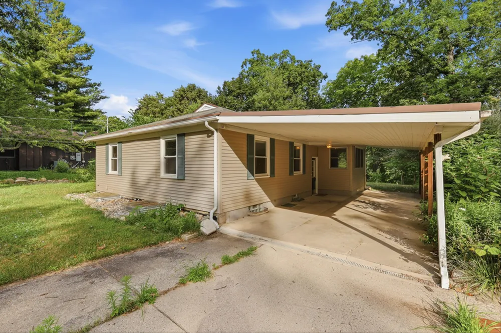 2757 Cascade Springs Drive SE Cascade Charter Township, MI 49546