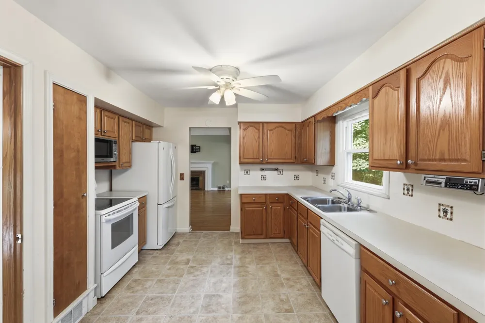 2757 Cascade Springs Drive SE Cascade Charter Township, MI 49546