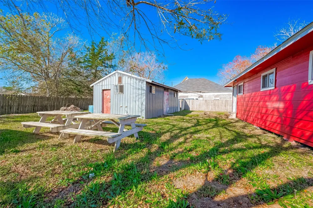8912 Park Street Needville, TX 77461