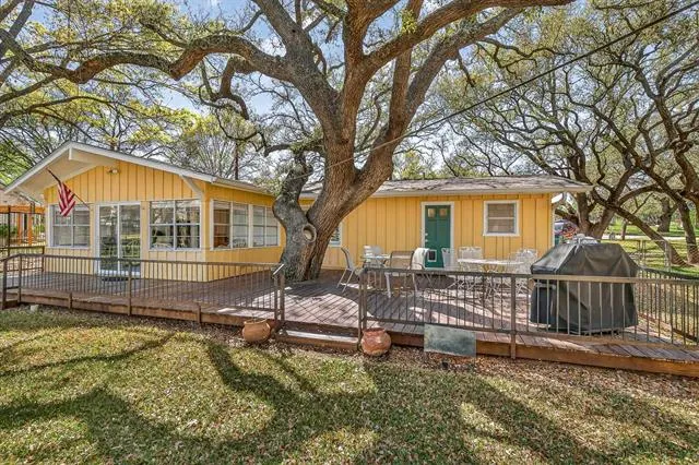 102 Cove Lane Sunrise Beach, TX 78643