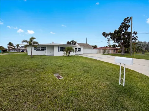 567 BAYWOOD DRIVE