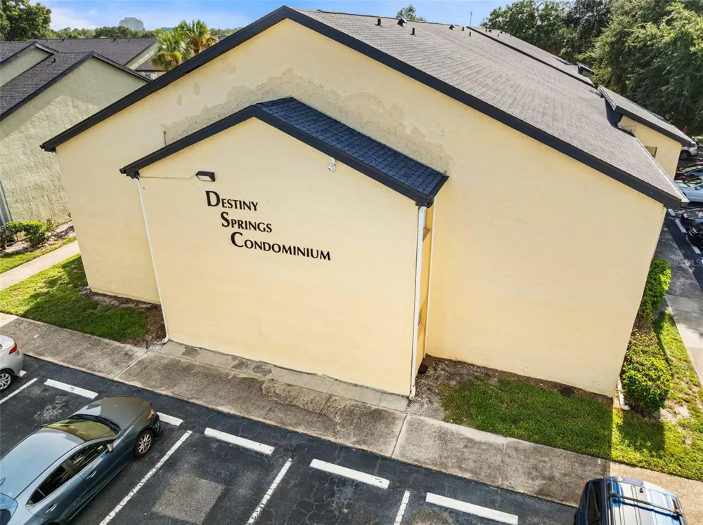 910 LAKE DESTINY ROAD #B Altamonte Springs, FL 32714