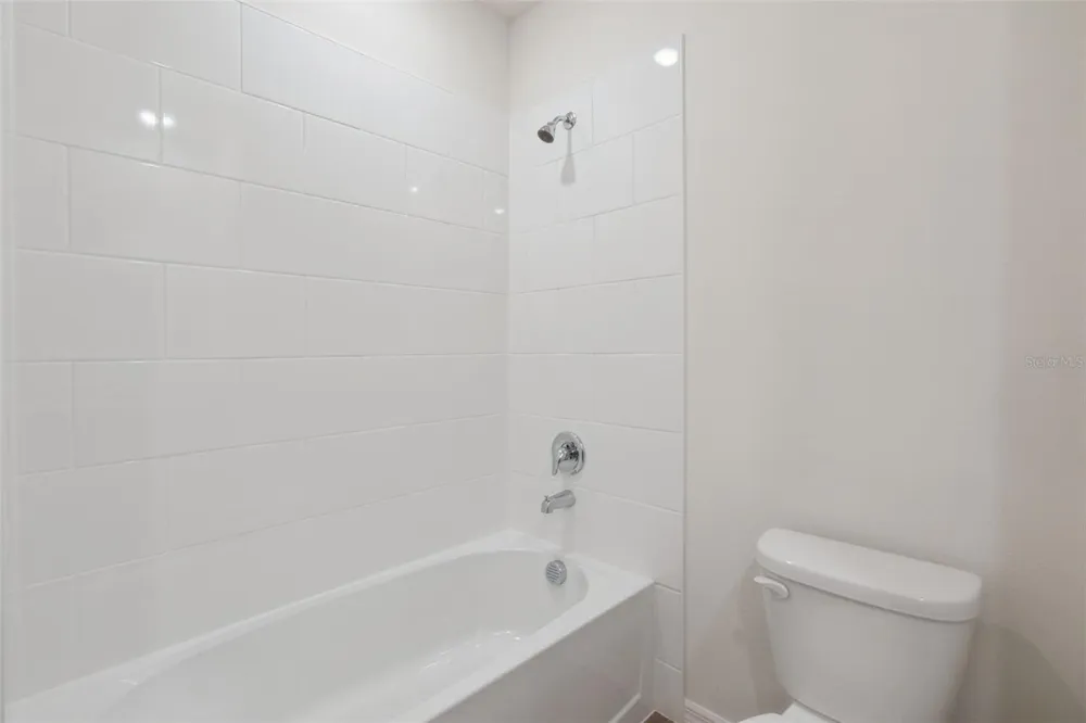 2831 ELIO HAMMOCK DRIVE St Cloud, FL 34773