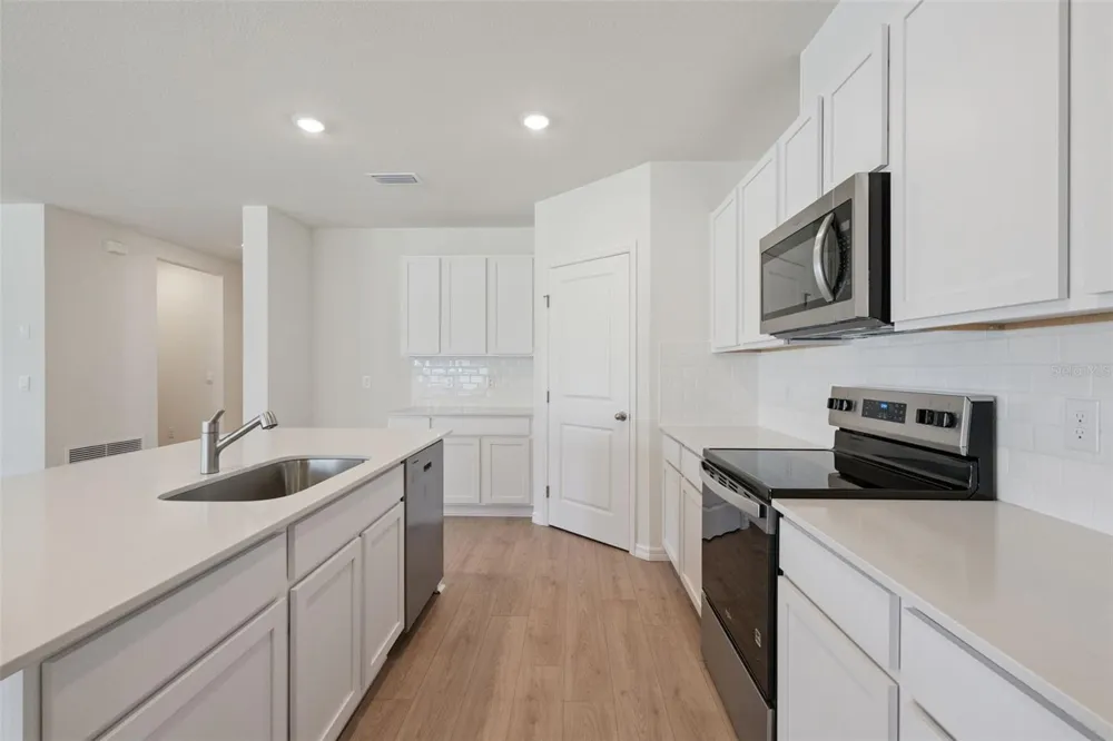 2831 ELIO HAMMOCK DRIVE St Cloud, FL 34773