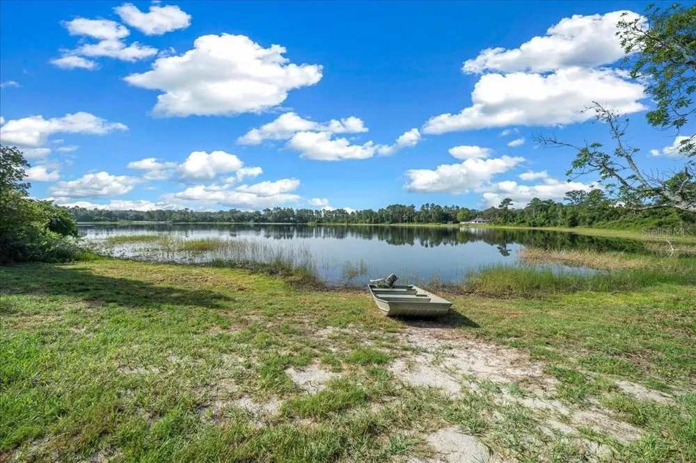 206 MALAUKA RADIAL Ocklawaha, FL 32179