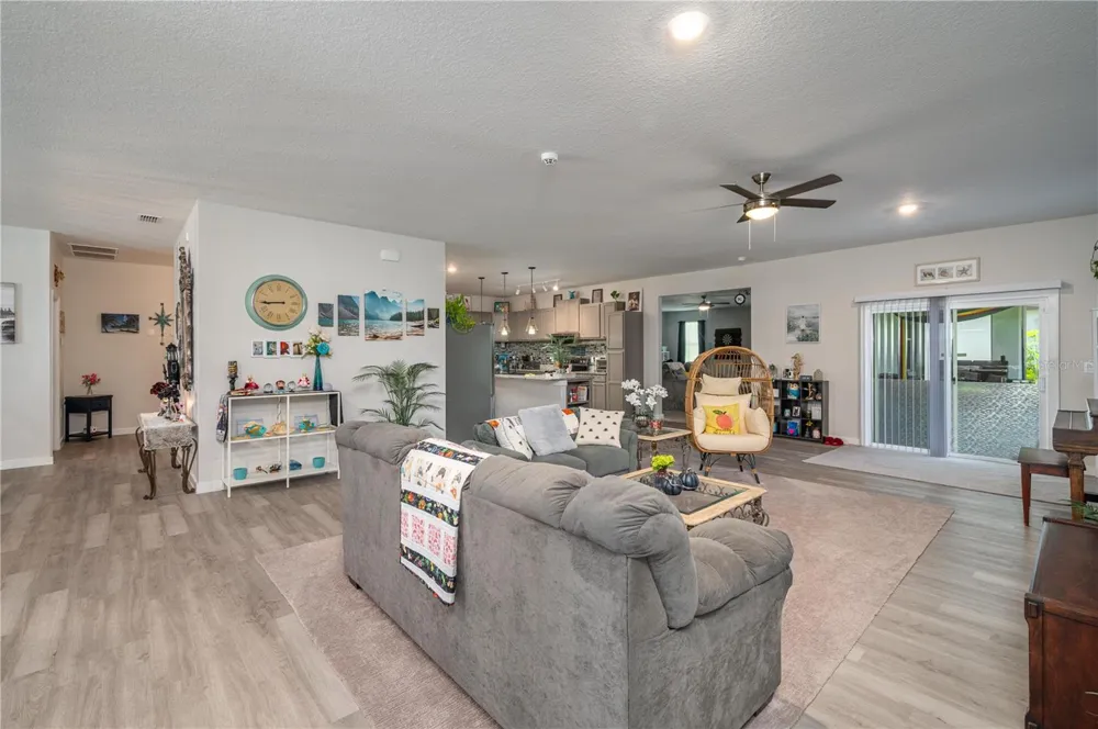 182 WOODSTORK WAY Frostproof, FL 33843
