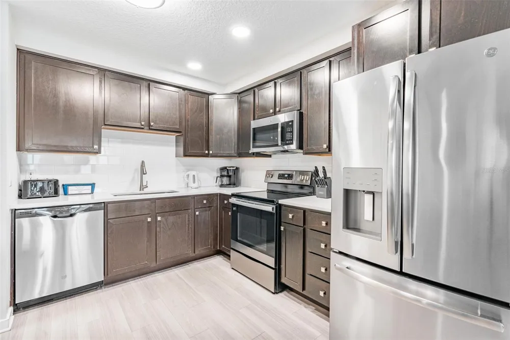 4001 BREAKVIEW DRIVE #D409 Orlando, FL 32819