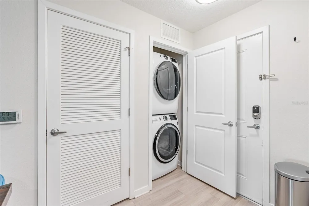 4001 BREAKVIEW DRIVE #D409 Orlando, FL 32819