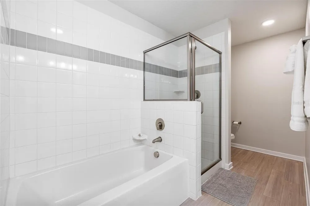 4001 BREAKVIEW DRIVE #D409 Orlando, FL 32819