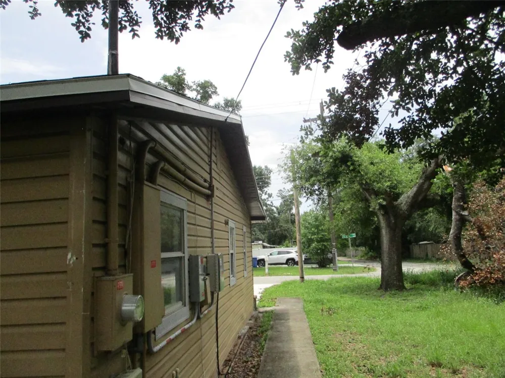 302 E 130TH AVENUE Tampa, FL 33612