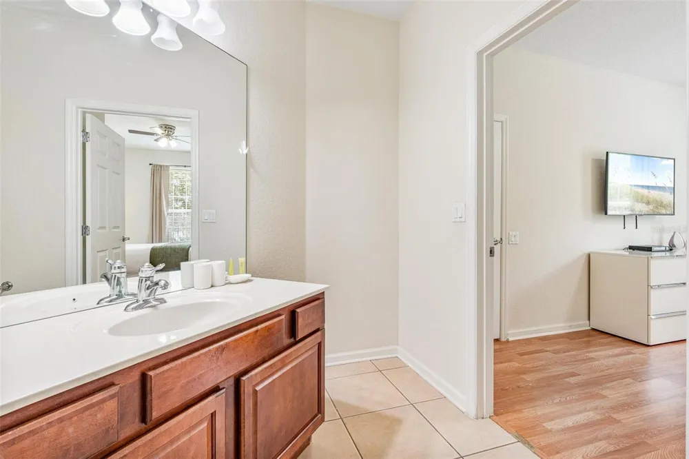 4114 BREAKVIEW DRIVE #110 Orlando, FL 32819