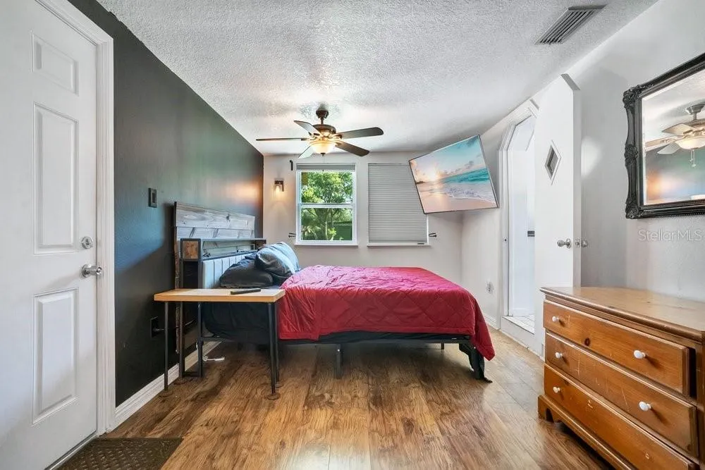 310 E 6TH STREET Chuluota, FL 32766