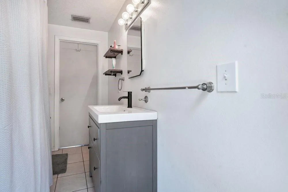 310 E 6TH STREET Chuluota, FL 32766