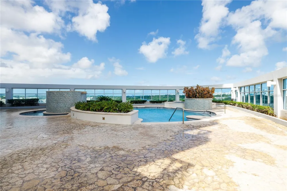 48 LUIS MUNOZ MARIN AVE AQUABLUE COND. #1503 San Juan, PR 00918