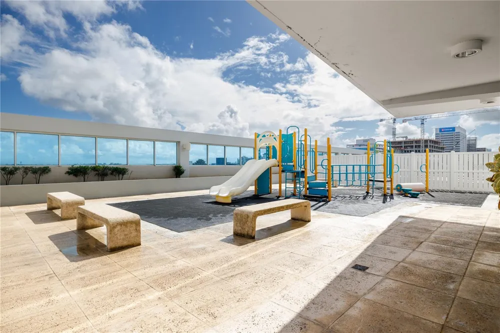 48 LUIS MUNOZ MARIN AVE AQUABLUE COND. #1503 San Juan, PR 00918