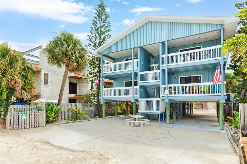 812 GULF BLVD #3 Indian Rocks Beach, FL 33785