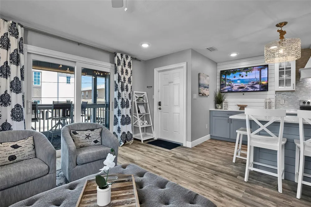 812 GULF BLVD #3 Indian Rocks Beach, FL 33785